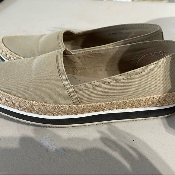 Prada kaki color espadrille. Size 7.5 - Picture 2 of 6